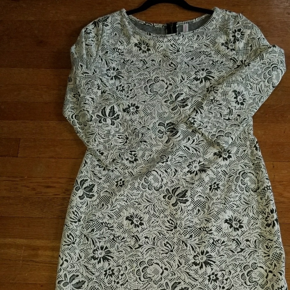 SOLD - Crew neck knee length dress